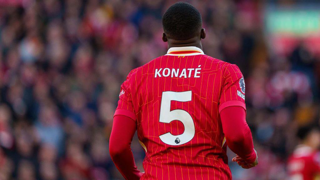 Ibrahima Konate Liverpool Dinding Pertahanan temp